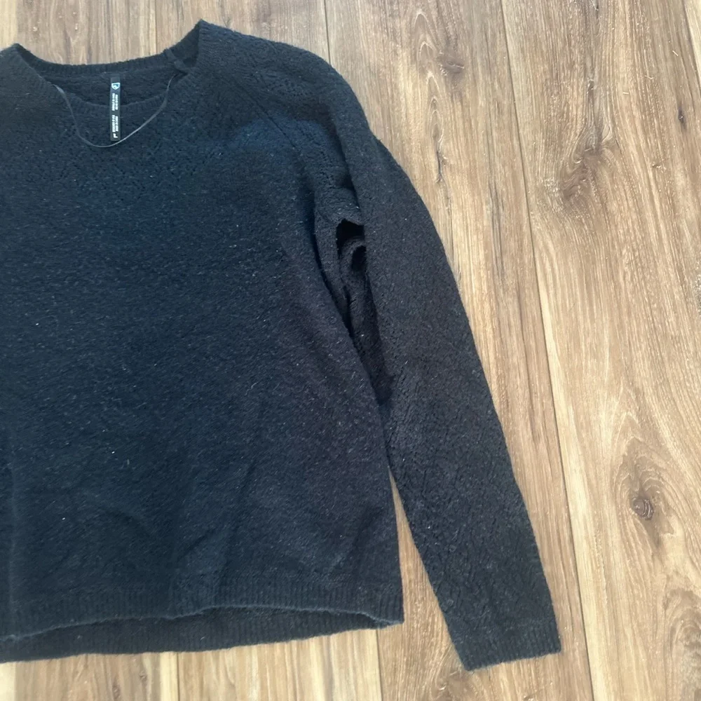 Kuhl womens black sweater size large